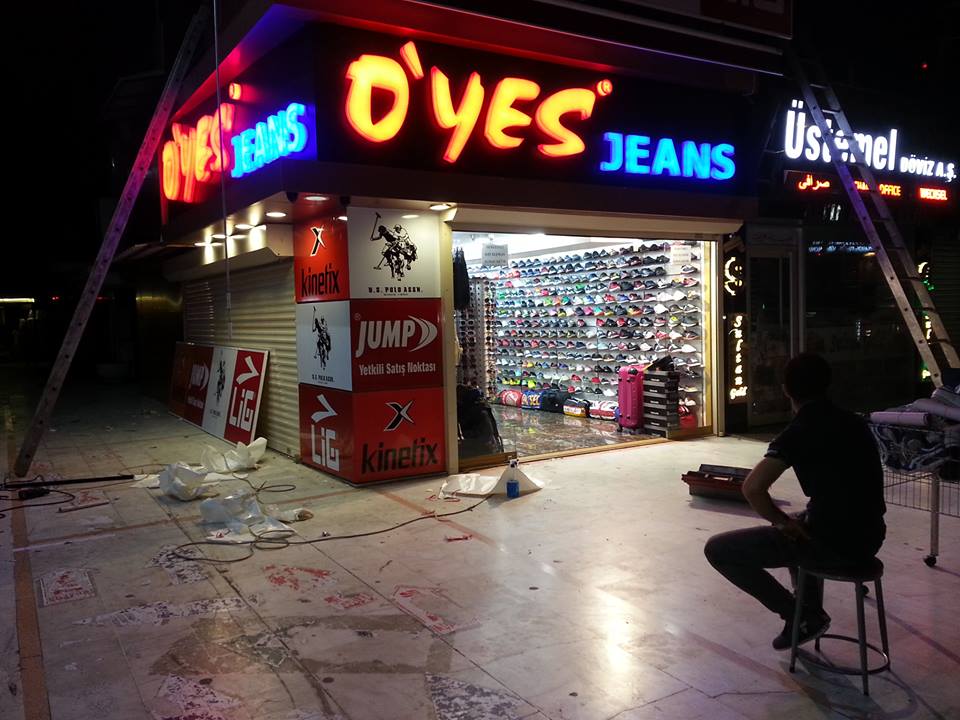 Yes Reklam O’Yes Jeans Çakmak Caddesinde Yeni Şubesi ile Hizmetinizde - ARAZ ...